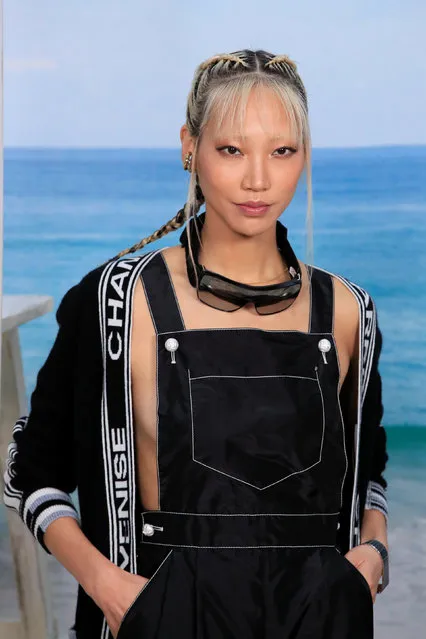 Soo Joo Park poses during a photocall before the Chanel Spring/Summer 2019 women's ready-to-wear collection show during Paris Fashion Week in Paris, France, October 2, 2018. (Photo by Gonzalo Fuentes/Reuters)