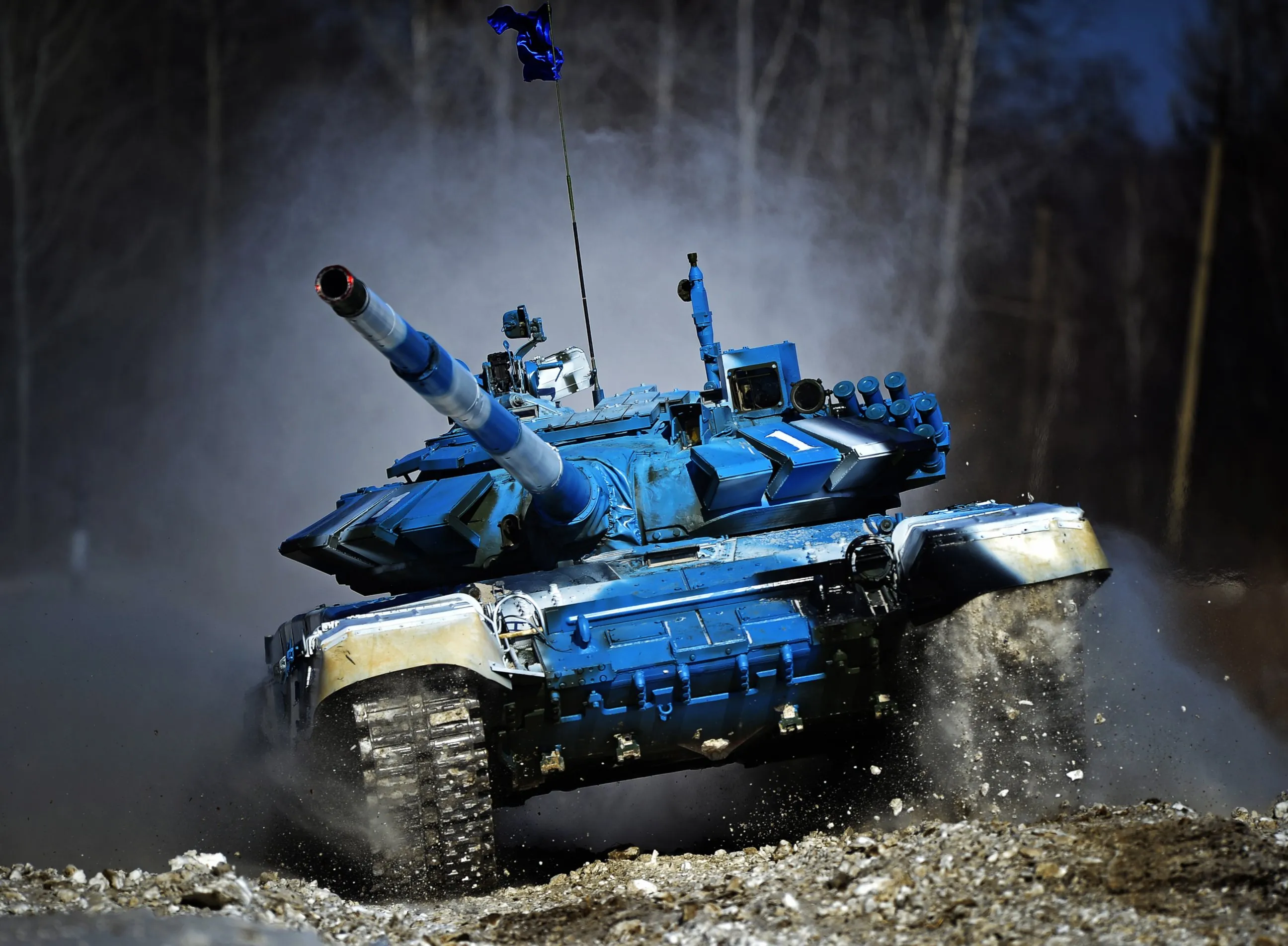 Игры синий танк. Т-72 танковый биатлон. Т 90 биатлон. Синий танк. Синие танки.