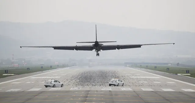 A U.S. Air Force U-2 spy plane prepares to land at Osan Air Base in Pyeongtaek, South Korea, Tuesday, April 25, 2017. South Korea's military said Tuesday that North Korea held major live-fire drills in an area around its eastern coastal town of Wonsan as it marked the anniversary of the founding of its military. (Photo by Hong Hae-in/Yonhap via AP Photo)