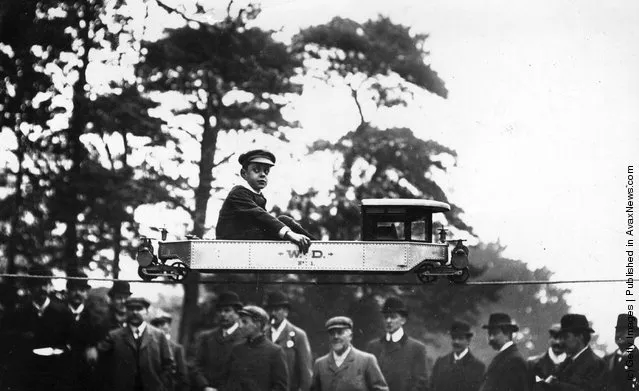 1907:  A demonstration of a model of the Brennan Mono Rail