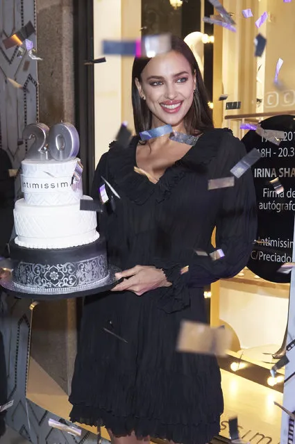Model  Irina Shayk attends 'Intimissimi' 20 Years anniversary photocall at Intimissimi Preciados store on November 17, 2016 in Madrid, Spain. (Photo by Carlos Alvarez/Getty Images)