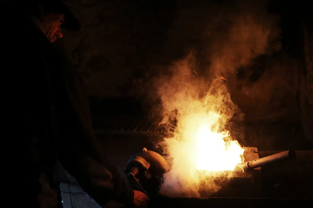 Hunting for Gooseneck Barnacles