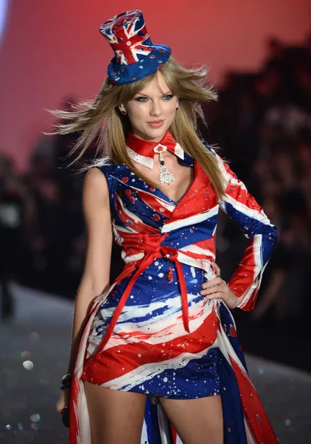 Singer Taylor Swift performs at the 2013 Victoria's Secret Fashion Show at Lexington Avenue Armory on November 13, 2013 in New York City.  (Photo by Dimitrios Kambouris/Getty Images for Victoria's Secret)