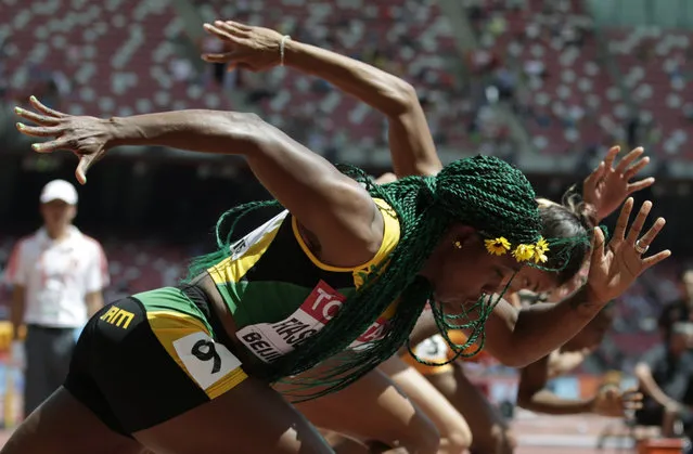 Shelly-Ann Fraser-Pryce of Jamaica (front) prepares to compete in her women's 100 metres heat at the 15th IAAF World Championships at the National Stadium in Beijing, China August 23, 2015. (Photo by Jason Lee/Reuters)