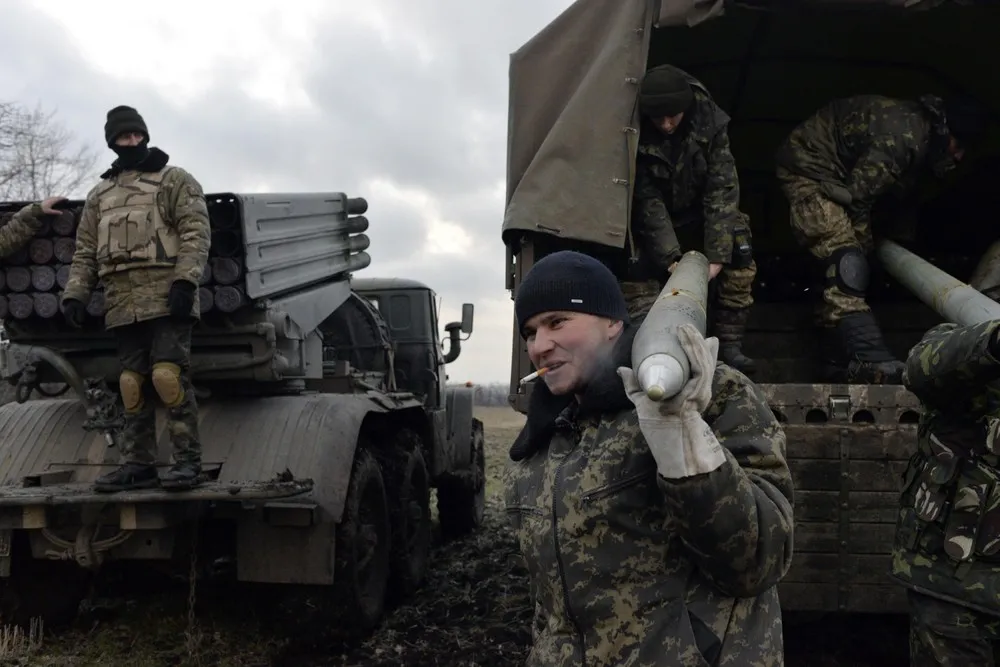 Fighting in Eastern Ukraine Intensifies, Part 2/2