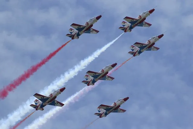 Pakistani Air Force pilots perform during a ceremony marking Pakistan Defence Day in Islamabad, Pakistan, September 6, 2015. (Photo by Faisal Mahmood/Reuters)