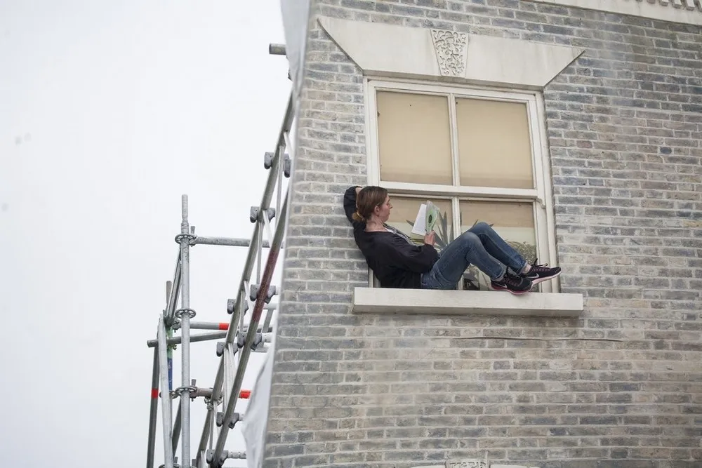 Leandro Erlich Creates a House of Mirrors