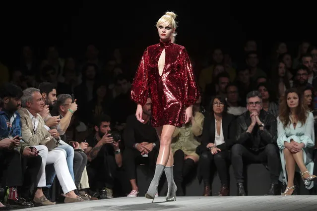 A model displays a creation by Portuguese fashion designer Luis Carvalho on the second day of the Lisbon Fashion Week, at Carlos Lopes Pavillion in Lisbon, Portugal, 09 March 2019. (Photo by Miguel A. Lopes/EPA/EFE)