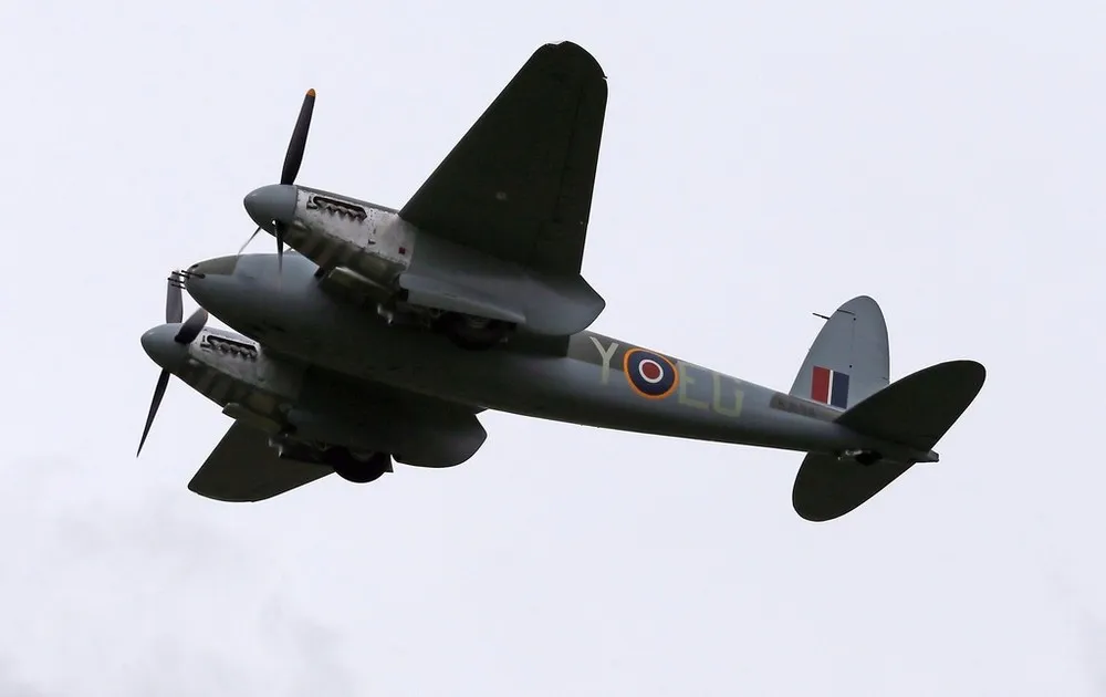 WWII Mosquito Fighter-Bomber Takes Flight