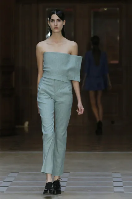 A model presents a creation by French designer Lea Peckre as part of her Spring/Summer 2015 women's ready-to-wear collection during Paris Fashion Week September 23, 2014. (Photo by Gonzalo Fuentes/Reuters)