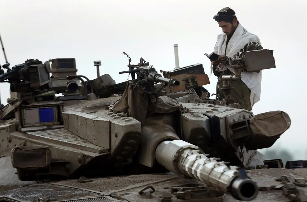Israel’s Defence Force Waits for the Next Move