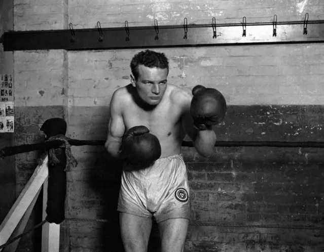 British heavyweight boxer Reggie Meen from Desborough, shown on December 13, 1930. He is to fight Primo Carnera at the Albert Hall. (Photo by AP Photo)