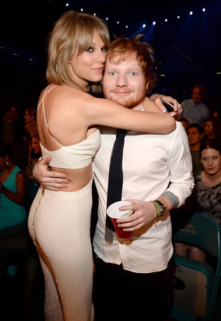 Recording artists Taylor Swift (L) and Ed Sheeran pose during the 2015 Billboard Music Awards at MGM Grand Garden Arena on May 17, 2015 in Las Vegas, Nevada. (Photo by Kevin Mazur/BMA2015/WireImage)