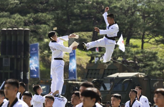 South Korean Army soldiers participate in media day for the 77th Armed Forces Day at a military base in Gyeyong-City, South Korea, 29 September 2025 (issued 01 October 2025). Armed Forces Day is observed on 01 October. (Photo by Jeon Heon-Kyun/EPA)