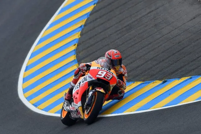 Spain's Marc Marquez competes on his Repsol Honda Team MOTOGP N°93 during a motoGP free practice session, ahead of the French motorcycling Grand Prix, on May 19, 2017 in Le Mans, northwestern France. (Photo by Jean-Francois Monier/AFP Photo)