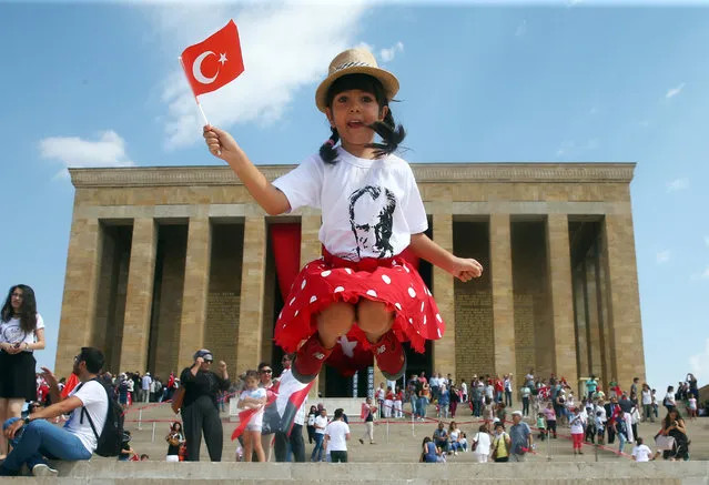 A child girl at the Ataturk's mausoleum Anitkabir during celebrations marking the 95th Anniversary of Turkeys Victory Day which commemorates decisive battle in country's 1919-1922 Independence War in Ankara, Turkey on August 30, 2017. (Photo by Evrim Aydin/Anadolu Agency/Getty Images)