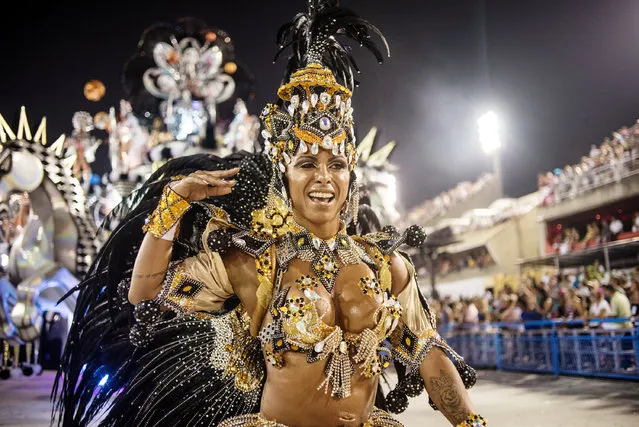 A performer dances during Salgueiro performance at the Rio de Janeiro Carnival at Sambodromo on February 26, 2017 in Rio de Janeiro, Brazil. (Photo by Raphael Dias/Getty Images)