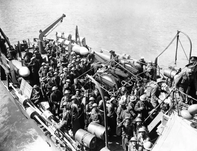 Troops of the British Expeditionary Force landing at an English port on May 31, 1940. (Photo by AP Photo)