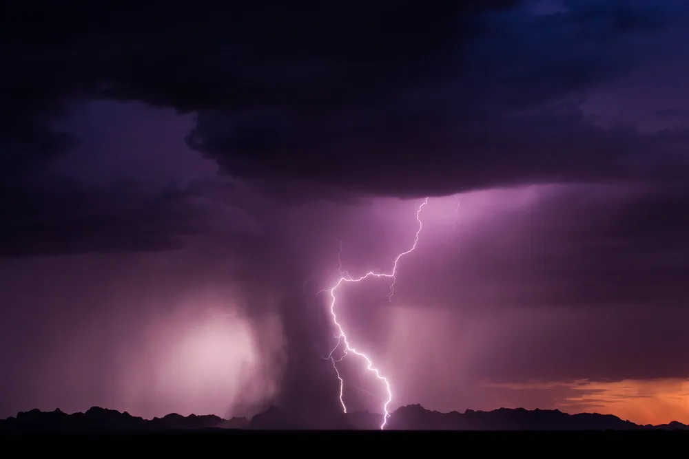 Storm Chaser Captures Monsoons in Arizona