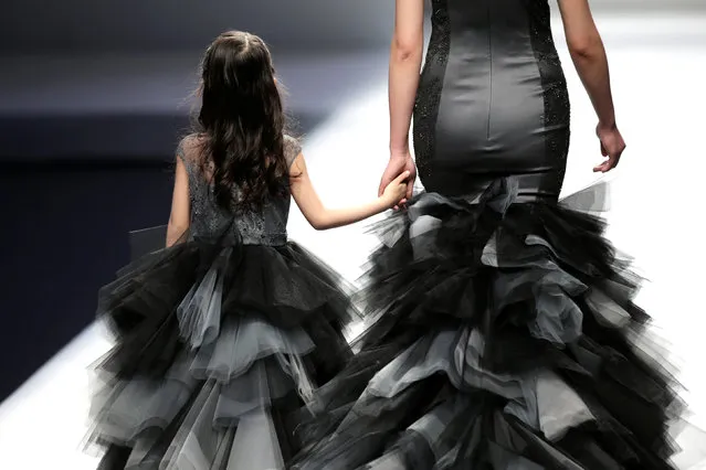 Models present creations by Chinese designer Gong Hangyu at China Fashion Week in Beijing, China March 28, 2017. (Photo by Jason Lee/Reuters)