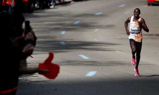 Kenya's Geoffrey Kamworor leads the elite men's race during the New York City Marathon in Manhattan, New York, United States on November 03, 2019. (Photo by Mark Kauzlarich/Reuters)