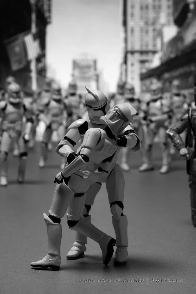 Iconic Images Recreated With Star Wars Figures