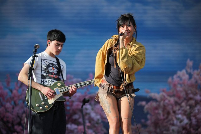 Filipino-British singer-songwriter Beabadoobee performs with Jason Vance Harris and Eliana at the Coachella Valley Music and Arts Festival in Indio, California, U.S., April 13, 2025. (Photo by Daniel Cole/Reuters)