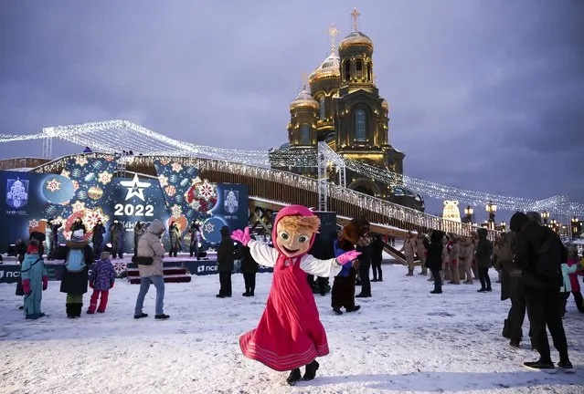 The opening of a winter festival in front of the Main Cathedral of the Russian Armed Forces in Patriot Military Park in the town of Kubinka in Moscow Region, Russia on December 25, 2021. (Photo by Mikhail Tereshchenko/TASS)