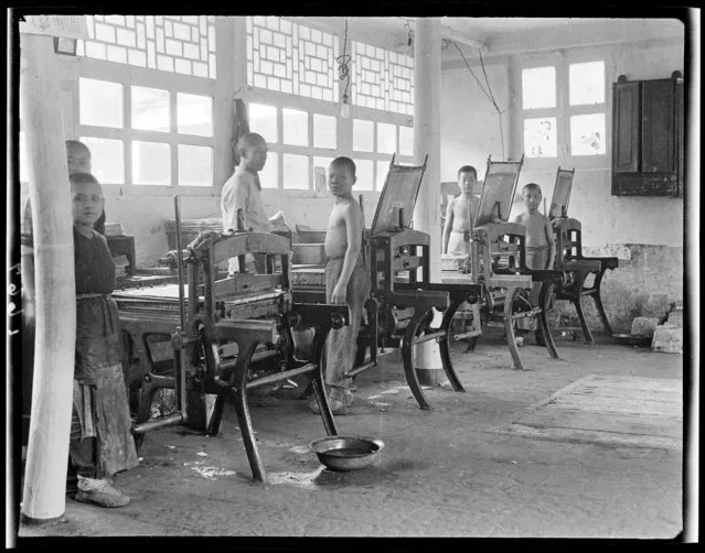 Buddhist Orphanage Reform School, Lithographing. China, Beijing, 1917-1919. (Photo by Sidney David Gamble)