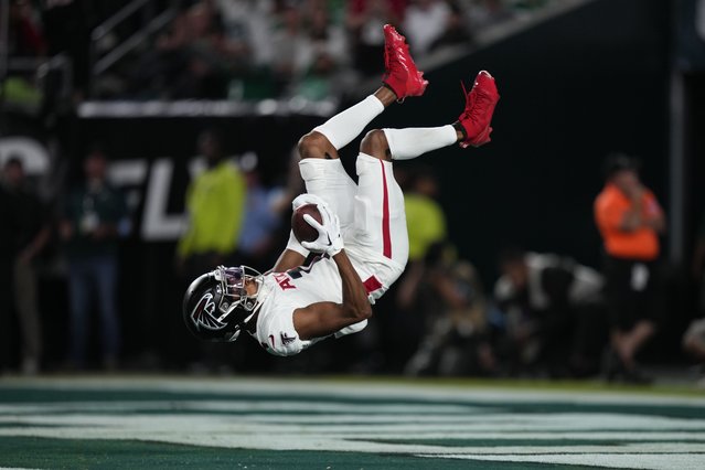 Atlanta Falcons wide receiver Darnell Mooney (1) scores a touchdown during the second half of an NFL football game against the Philadelphia Eagles on Monday, September 16, 2024, in Philadelphia. (Photo by Matt Slocum/AP Photo)