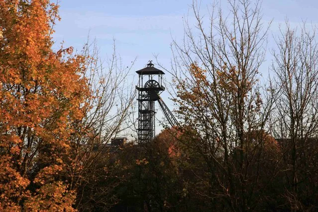 A view shows the old mine headframe at the site of the 11/19 former coal mine in Loos-en-Gohelle, northern France October 31, 2015. (Photo by Pascal Rossignol/Reuters)