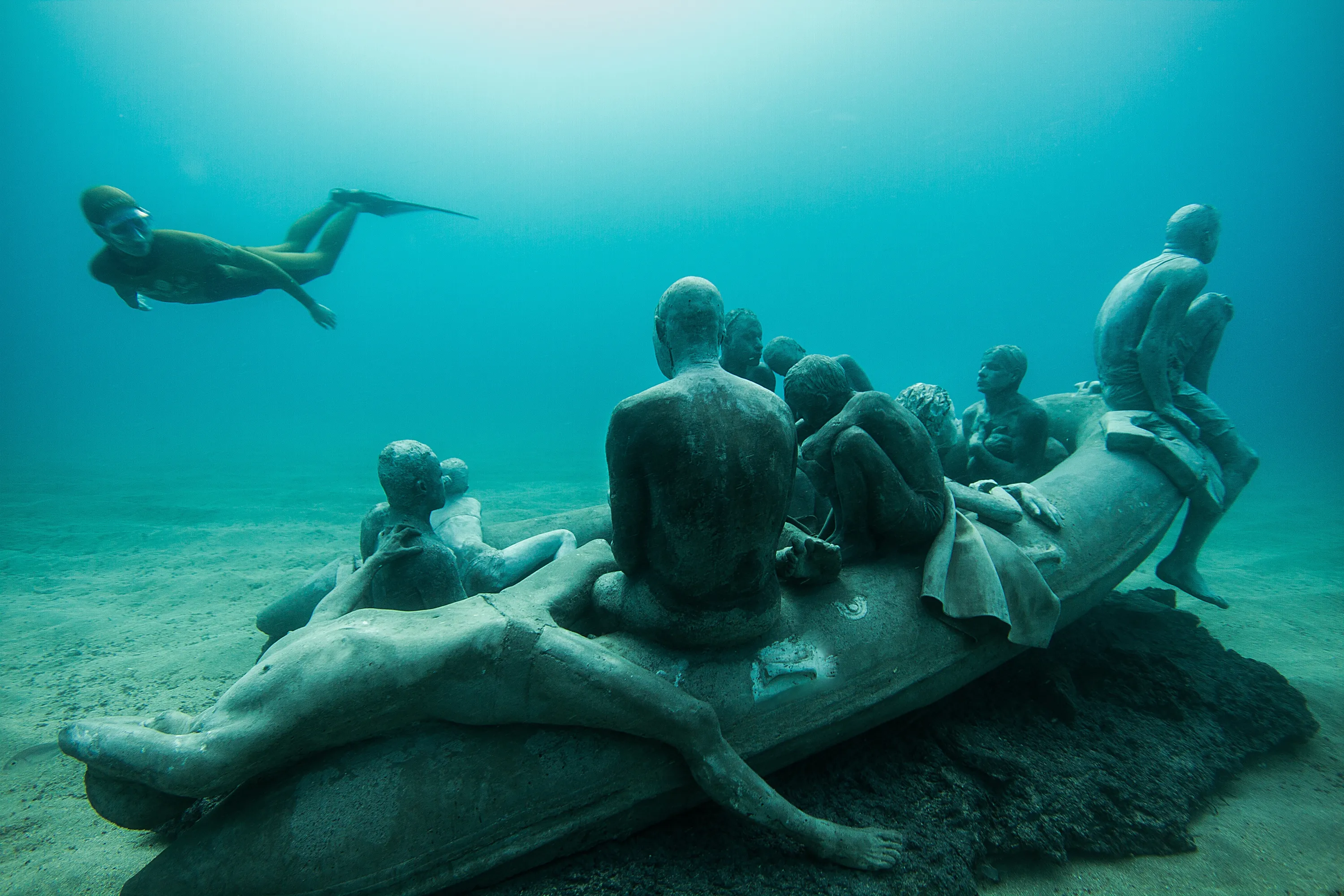 3 дня в океане. Подводный музей Джейсона де Кайрес Тейлора. Подводный музей Атлантико. Лансароте подводный музей. Музей подводных скульптур Мексика.