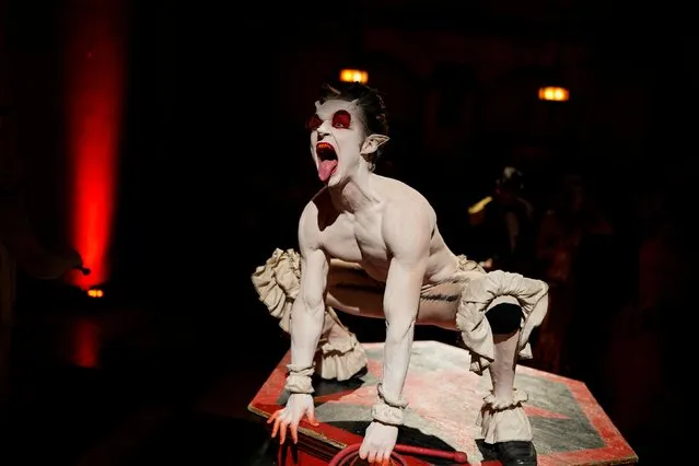 Eric Scott Baker 38, a long-time Theatre Bizarre performer takes part in the Theatre Bizarre festival, a Halloween celebration that is returning in person for the first time since the COVID-19 pandemic, in Detroit, Michigan, U.S., October 14, 2022. (Photo by Dieu-Nalio Chery/Reuters)