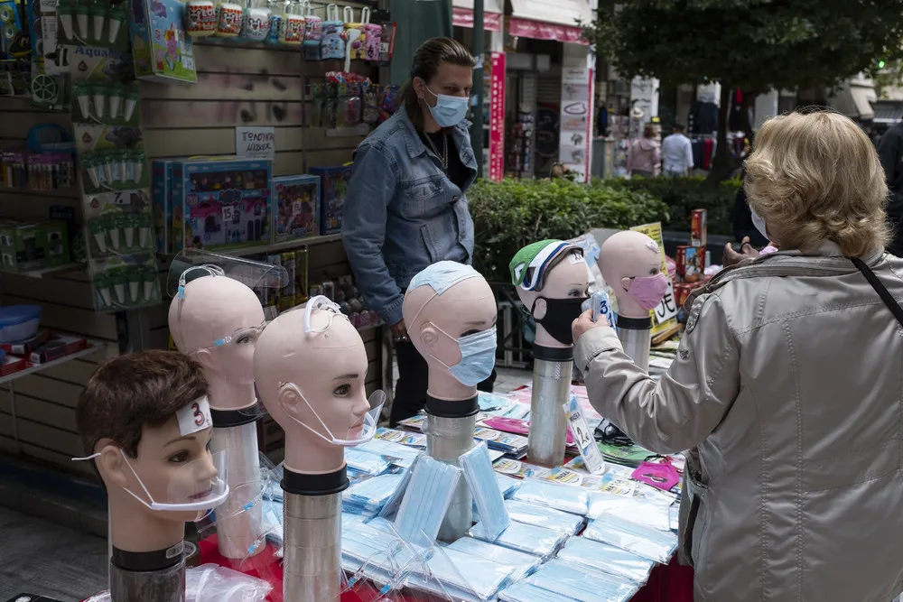 Humans and Mannequins