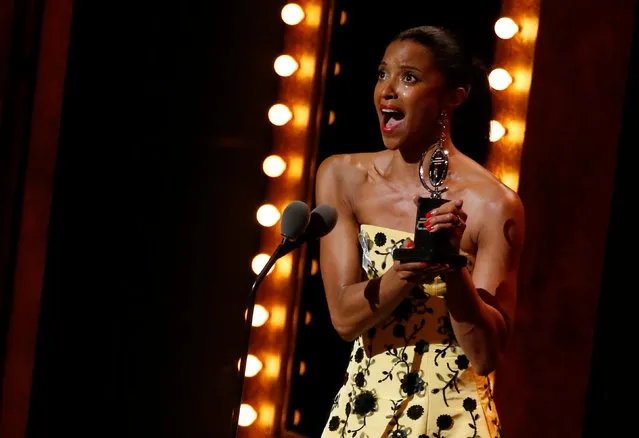 Renee Elise Goldsberry wins the award for Best Performance by an Actress in a Featured Role in a Musical for “Hamilton” during the American Theatre Wing's 70th annual Tony Awards in New York, U.S., June 12, 2016. (Photo by Lucas Jackson/Reuters)