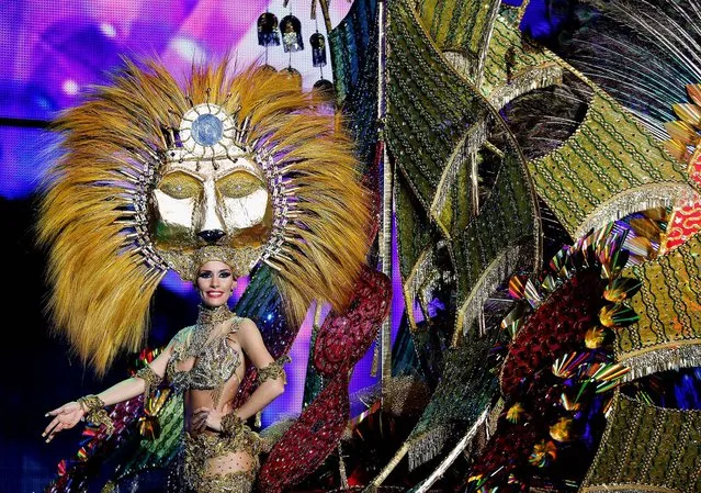 Nominee for Queen of the 2013 Santa Cruz carnival Suleima Martin performs on February 26, 2014 in Santa Cruz de Tenerife on the Canary island of Tenerife, Spain. (Photo by Pablo Blazquez Dominguez/Getty Images)