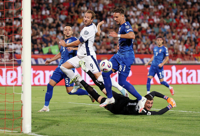 Harry Kane of England misses a chance during the FIFA World Cup 2026 qualifier match between Serbia and England at Rajko Mitic Stadium on September 09, 2025 in Belgrade, Serbia. (Photo by Michael Regan/Getty Images)