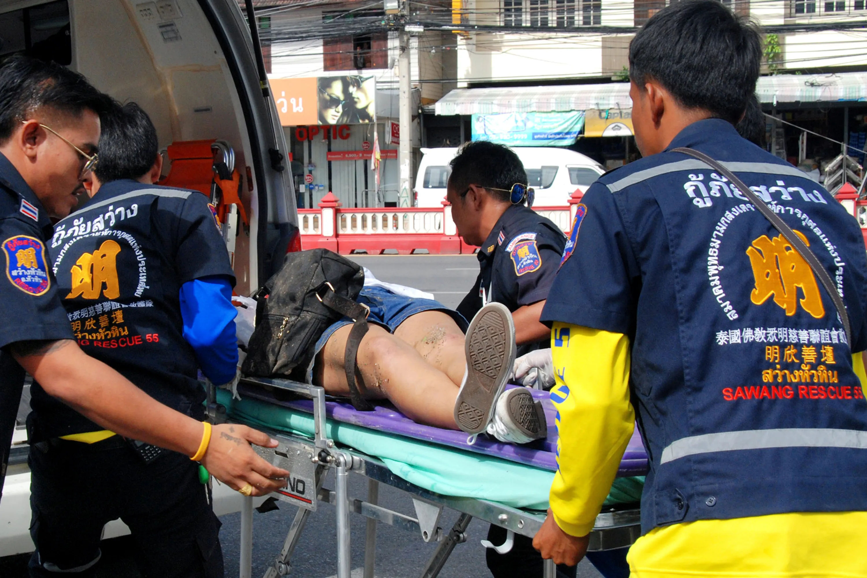 Тайланд нападение. Полиция Таиланда. Таиланд полиция теракт.