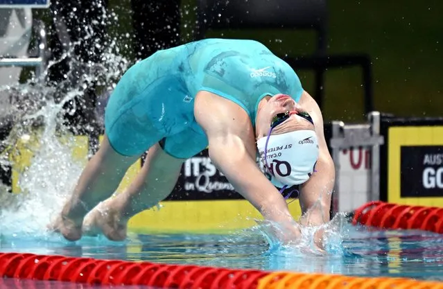 Mollie O'Callaghan takes off at the start of the Women's Open 50 LC Metre Backstroke during night three of the 2023 Australian Swimming Championships at Gold Coast Aquatic Centre on April 19, 2023 in Gold Coast, Australia. (Photo by Bradley Kanaris/Getty Images)