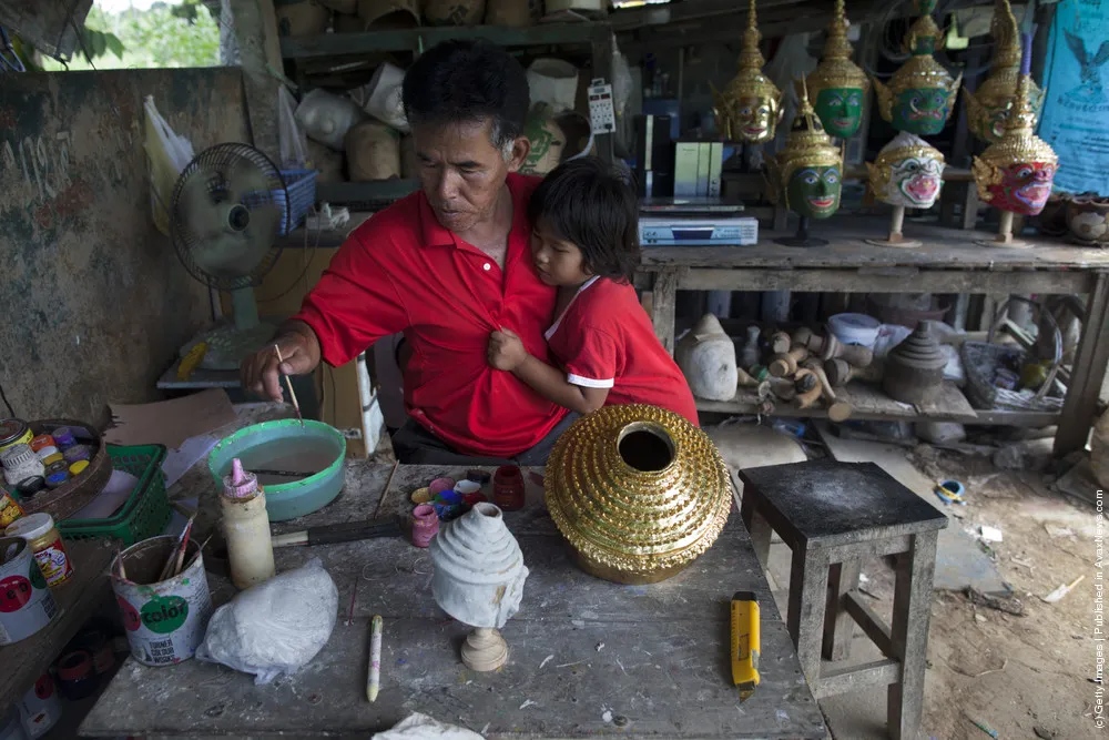 Manufacture Of Traditional Thai Khon Masks