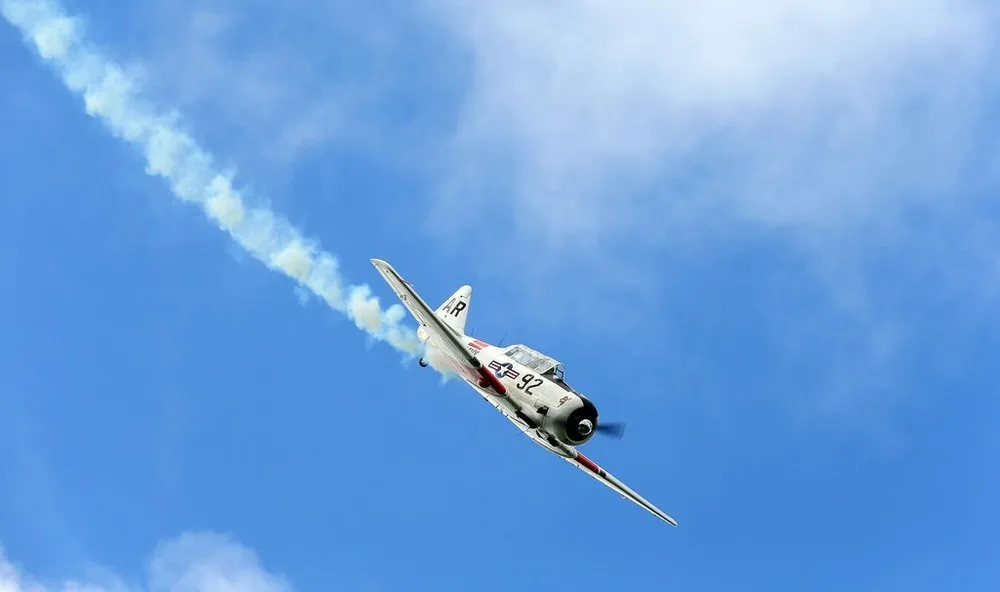 WWII Mosquito Fighter-Bomber Takes Flight