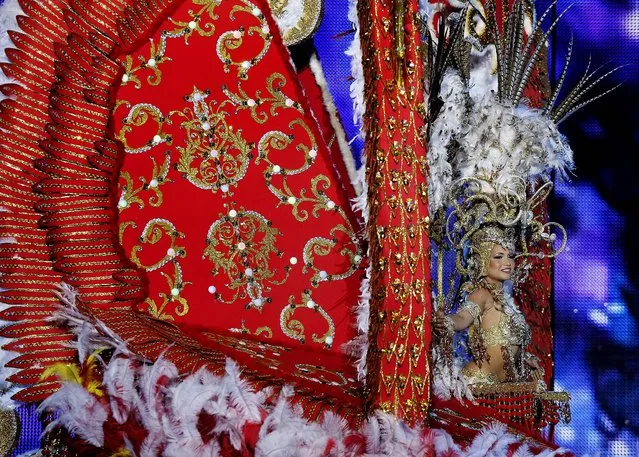 Nominee for Queen of the 2013 Santa Cruz carnival Naira Reyes performs on February 26, 2014 in Santa Cruz de Tenerife on the Canary island of Tenerife, Spain. (Photo by Pablo Blazquez Dominguez/Getty Images)