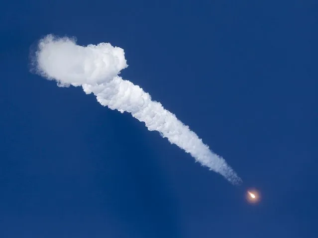 The Soyuz TMA-19M spacecraft carrying the crew of Timothy Peake of Britain, Yuri Malenchenko of Russia and Timothy Kopra of the U.S.  blasts off to the International Space Station (ISS) from the launchpad at the Baikonur cosmodrome, Kazakhstan, December 15, 2015. (Photo by Shamil Zhumatov/Reuters)