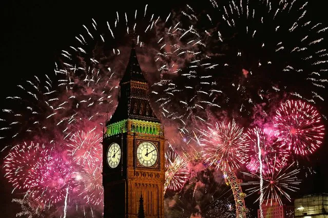 Fireworks light up the London skyline and Big Ben. (Photo by Dan Kitwood/Getty Images)