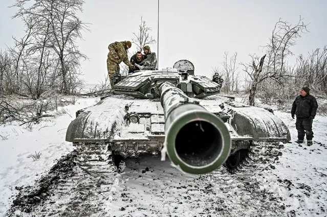 Ukrainian servicemen of the 128th separate mountain assault Transcarpathian brigade of the Armed Forces of Ukraine take part in tank drills, amid Russia's attack on Ukraine, in Zaporizhzhia region, Ukraine on January 11, 2024. (Photo by Reuters/Stringer)