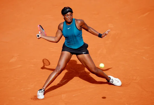 Sloane Stephens of the US plays a backhand return to Madison Keys of the US during their women' s singles semi- final match on day twelve of The Roland Garros 2018 French Open tennis tournament in Paris on June 7, 2018. (Photo by Charles Platiau/Reuters)