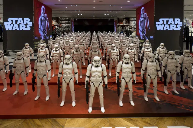 Models of First Order's Stormtrooper Battle Buddy from the film “Star Wars – The Force Awakens” are displayed in a shop in Shanghai, China, January 19, 2016. (Photo by Reuters/Stringer)