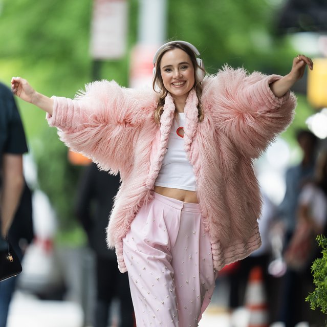 English singer-songwriter Suki Waterhouse is seen filming for Sonos in Tribeca on May 13, 2024 in New York City. (Photo by Gotham/GC Images)