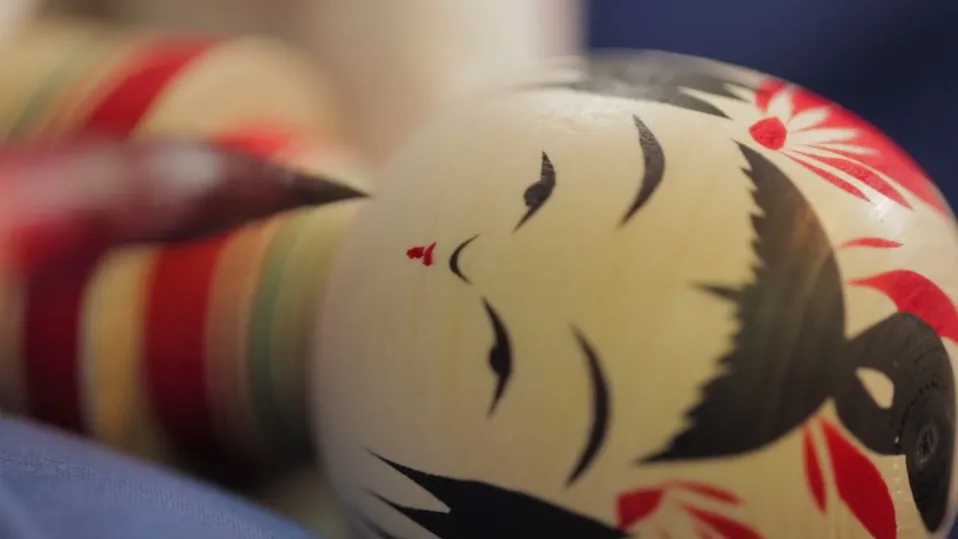 How It's Made A Japanese Kokeshi Doll (Video)