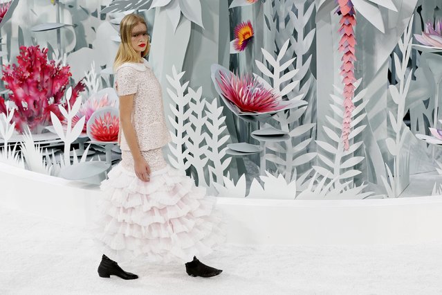 A model presents a creation by German designer Karl Lagerfeld as part of his Haute Couture Spring Summer 2015 fashion show for French fashion house Chanel in Paris January 27, 2015. (Photo by Gonzalo Fuentes/Reuters)